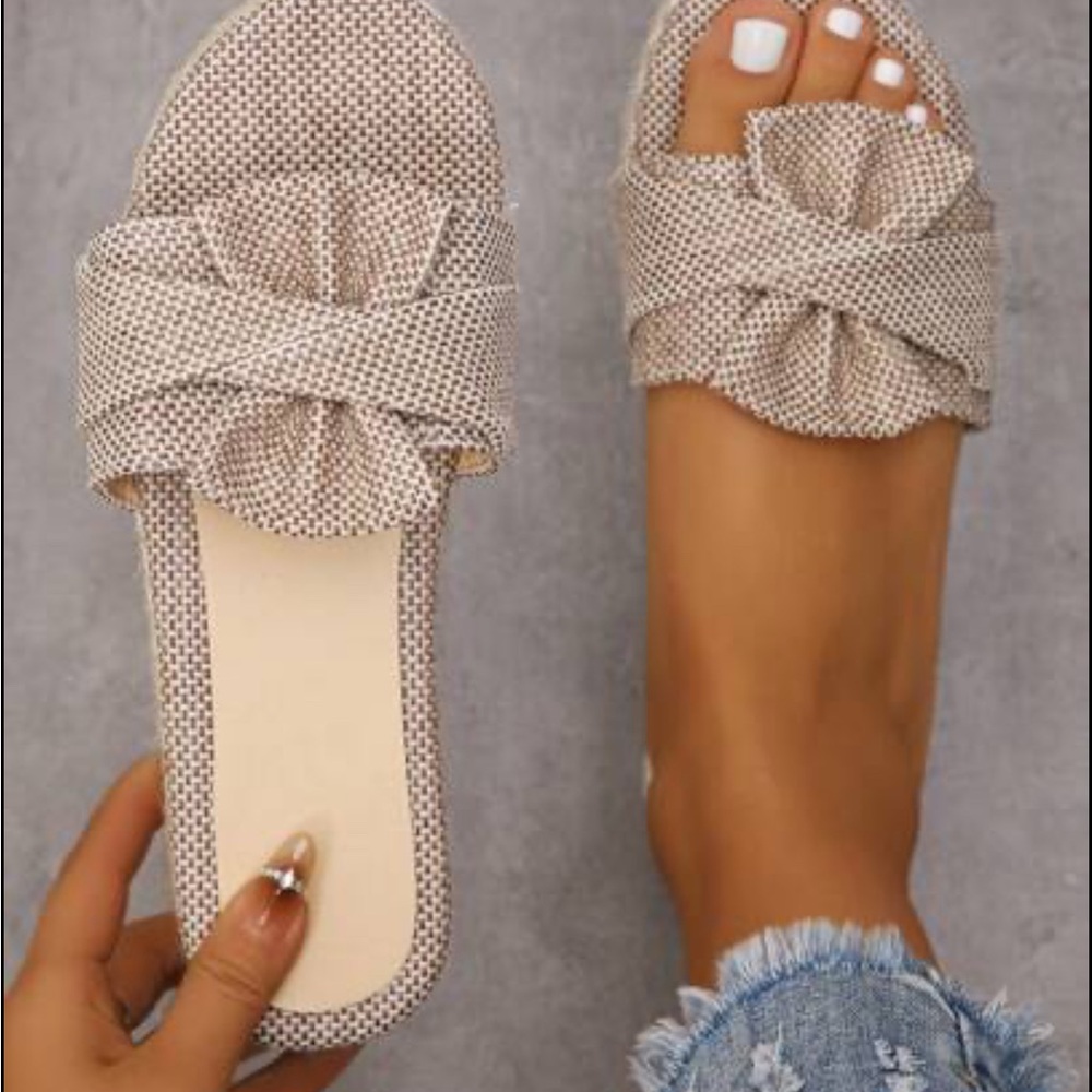 Elegant Beige Bow Slide Sandals
